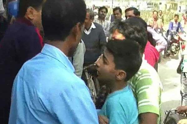 ತಾಯಿಯನ್ನು ಅವಮಾನಿಸಿದ್ದು ಸಹಿಸದ 8 ವರ್ಷದ ಬಾಲಕ ಅಂಗಡಿಗೆ ಬೆಂಕಿ ಹಚ್ಚುತ್ತೇನೆ ಎಂದ!